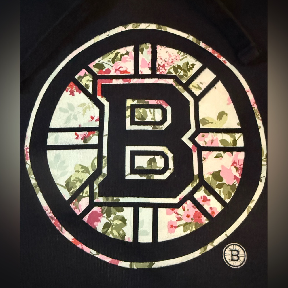Boston Bruins NHL Fanatics Floral Bruins Logo Pullover Hoodie Women’s Small